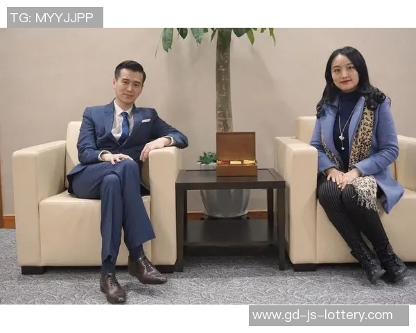 【人物】郑薇:细节控&拼命三郎,严帅背后那位温暖而坚强的知心大姐 【人物】郑薇:细节控&拼命三郎,严帅背后那位温暖而坚强的知心大姐