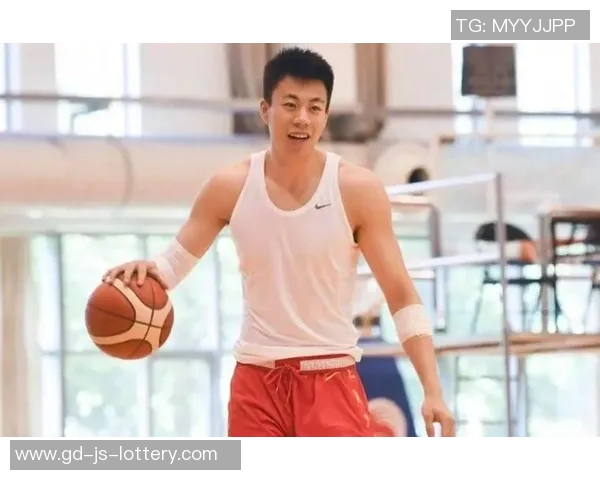 张镇麟荣耀加盟杜兰大学，携手老邓利维开启篮球新篇章