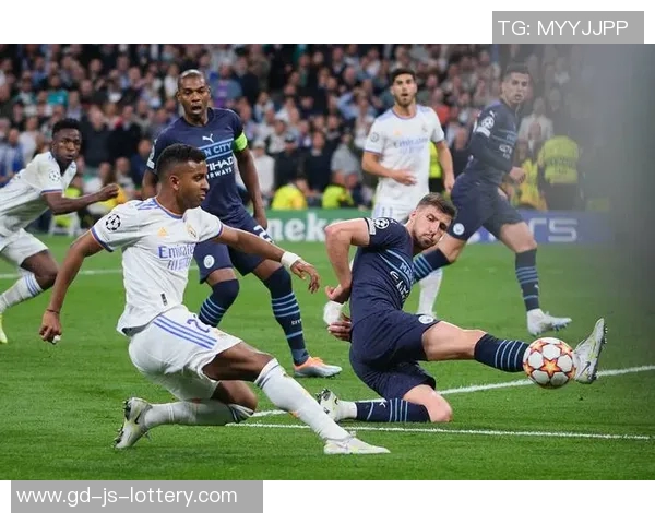 皇马正式签约迪亚斯,球员渴望在银河战舰站稳脚跟 皇马正式签约迪亚斯,球员渴望在银河战舰站稳脚跟