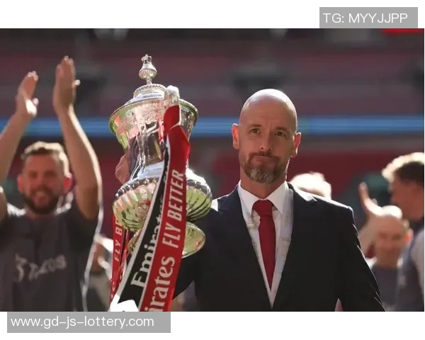 体图:药厂的资深员工认为滕哈格是过去15-20年最糟糕的教练 体图:药厂的资深员工认为滕哈格是过去15-20年最糟糕的教练